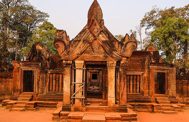 Banteay Srei and Grand Temple Tour